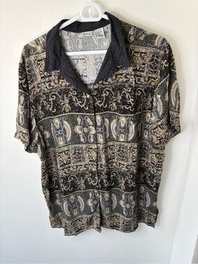 DPS Black and Cream Patterned Short-Sleeve Button Front Top - A1